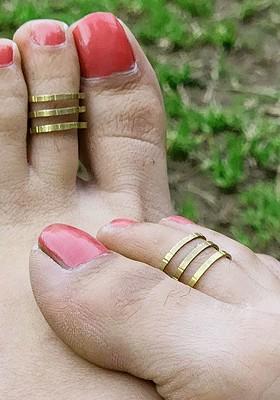 Gold Plain Oxidised Toe Rings