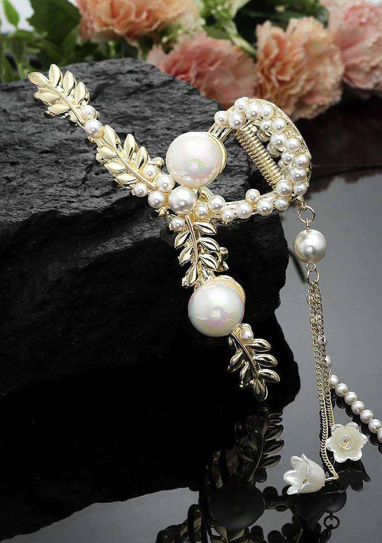 Pearls Embellished Claw Clip - Indya