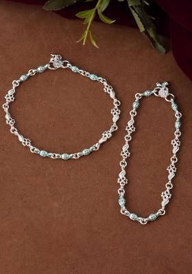 Set Of 2 Silver And Plated Anklets With Green Beads And Leaf Motifs