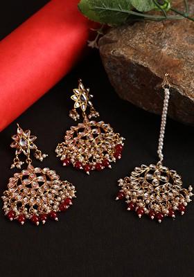 Gold Plated Maroon And White Kundan Studded Maang Tikka And Earring Set