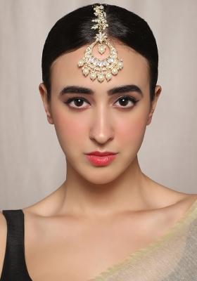 Embellished Kundan Maang Tikka