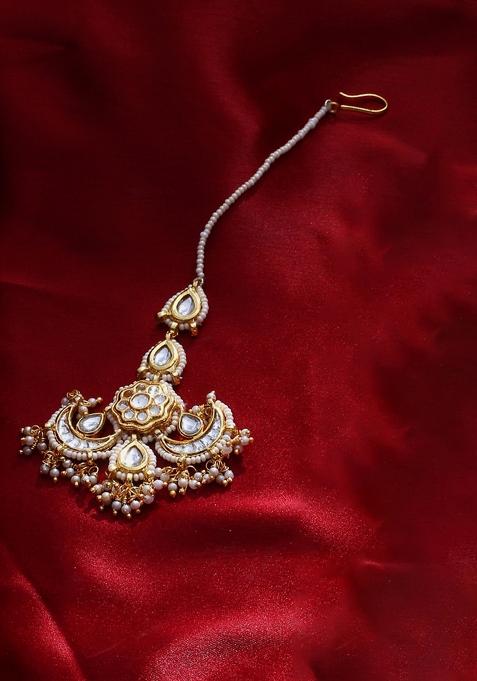 Cream Alloy Maang Tikka