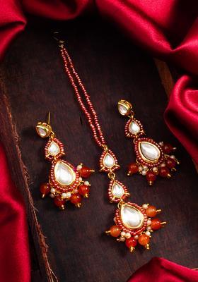 Orange Kundan Alloy Maang Tikka With Earrings Set
