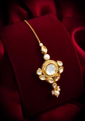 Golden Kundan Alloy Maang Tikka