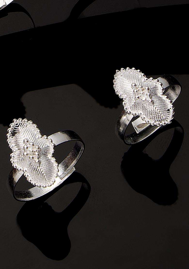 Silver Alloy Toe Ring - Indya