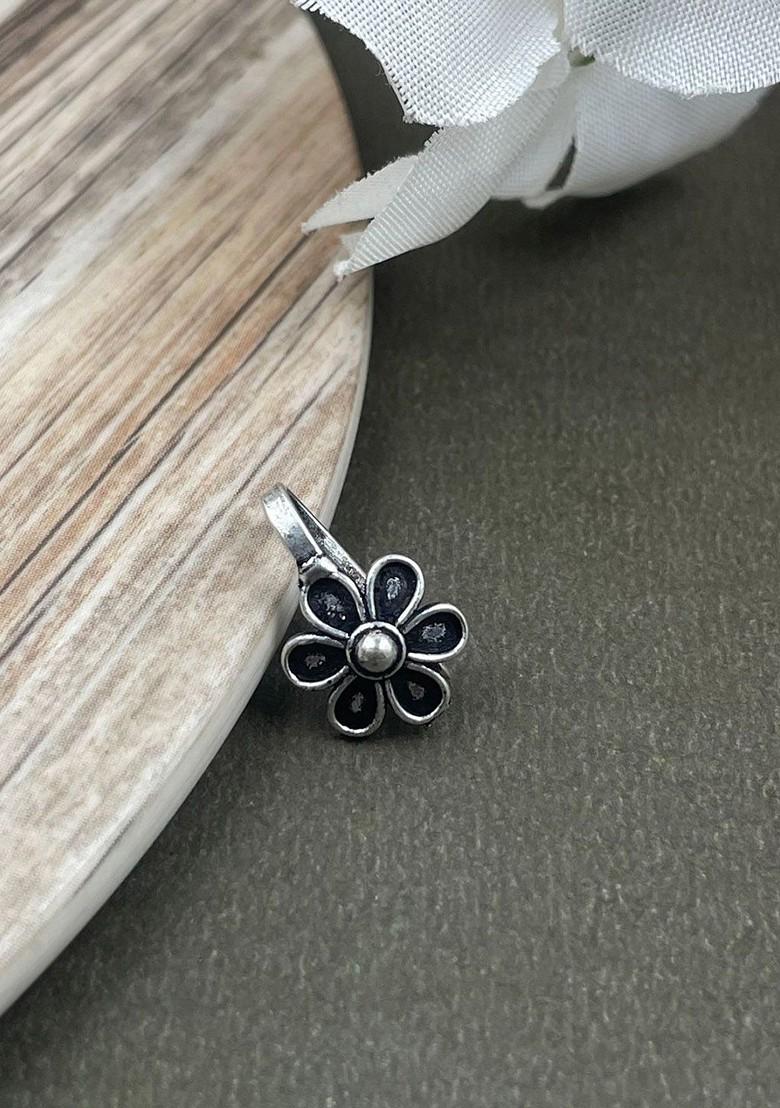 Silver Plated Stud Nosepin