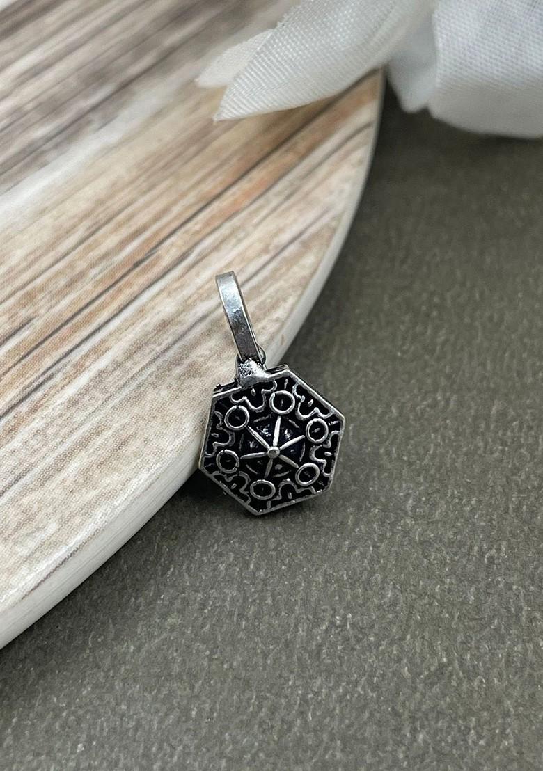 Silver Plated Stud Nosepin