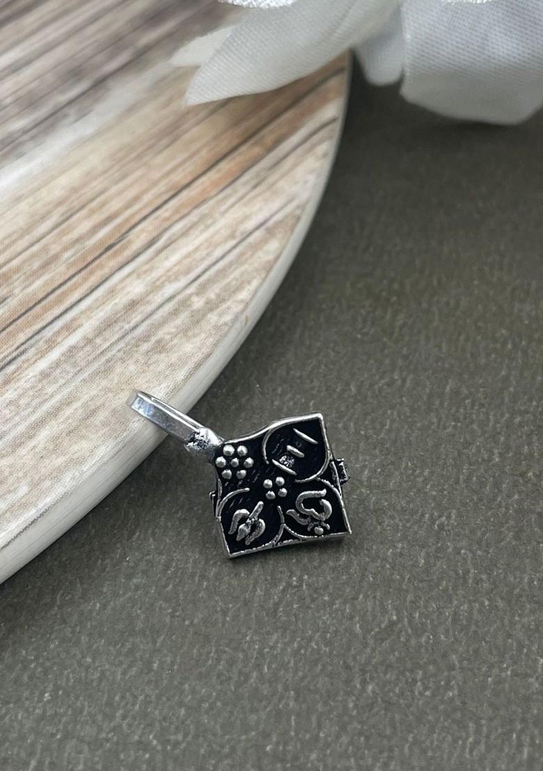 Silver Plated Stud Nosepin