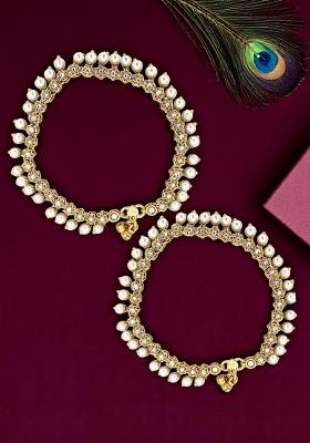 Gold Plated White Beaded Flower Design Anklet