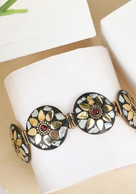 Gold Floral Design Bracelet