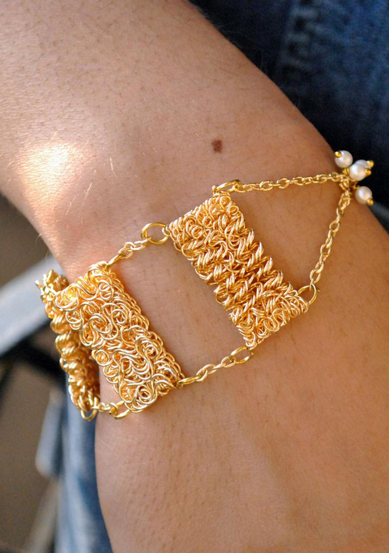 Gold Pearl Mixed Alloy Bracelet