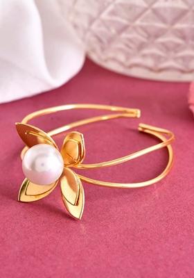 Gold Plated Flower Shaped With Pearl In Center Kada Bracelet