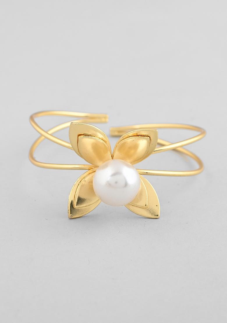 Gold Plated Flower Shaped With Pearl In Center Kada Bracelet