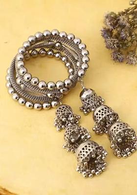 Silver Traditional Bracelet With Matching Mathapatti For Women
