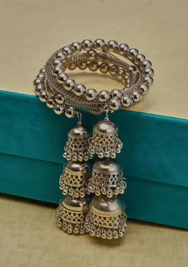 Silver Traditional Bracelet With Matching Mathapatti For Women