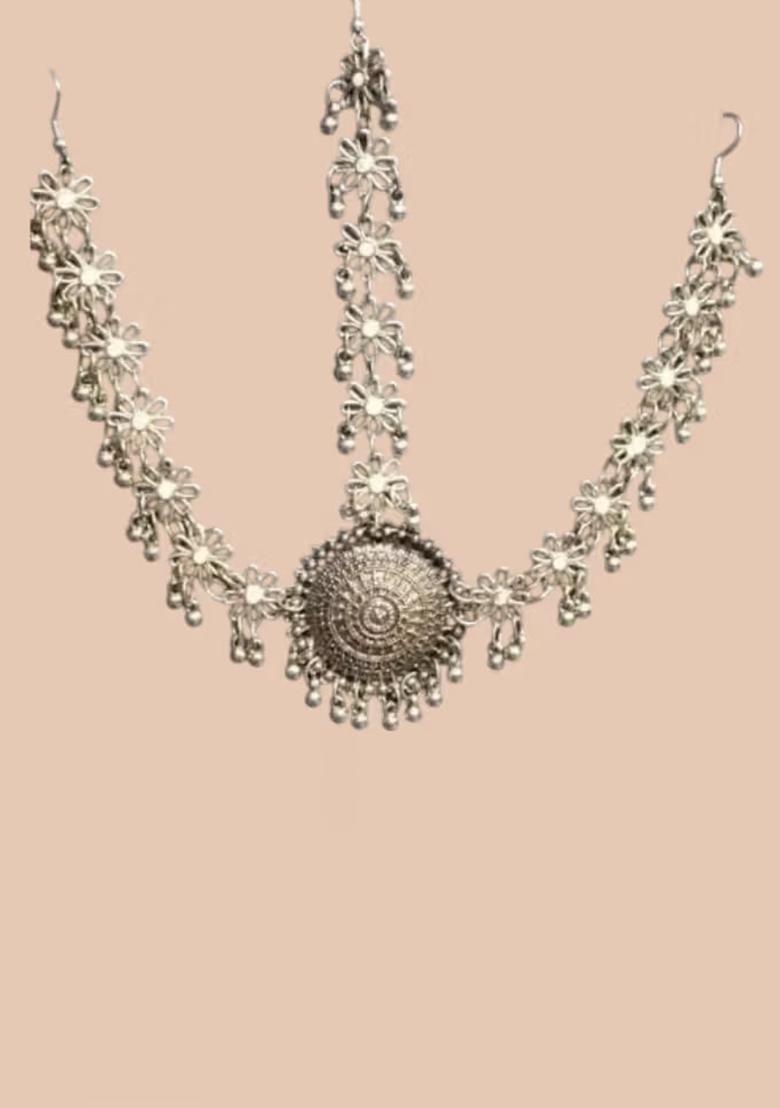 Silver Traditional Bracelet With Matching Mathapatti For Women