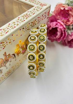 Golden Gokhru Metal And Plastic Wedding Chuda Bangle Set