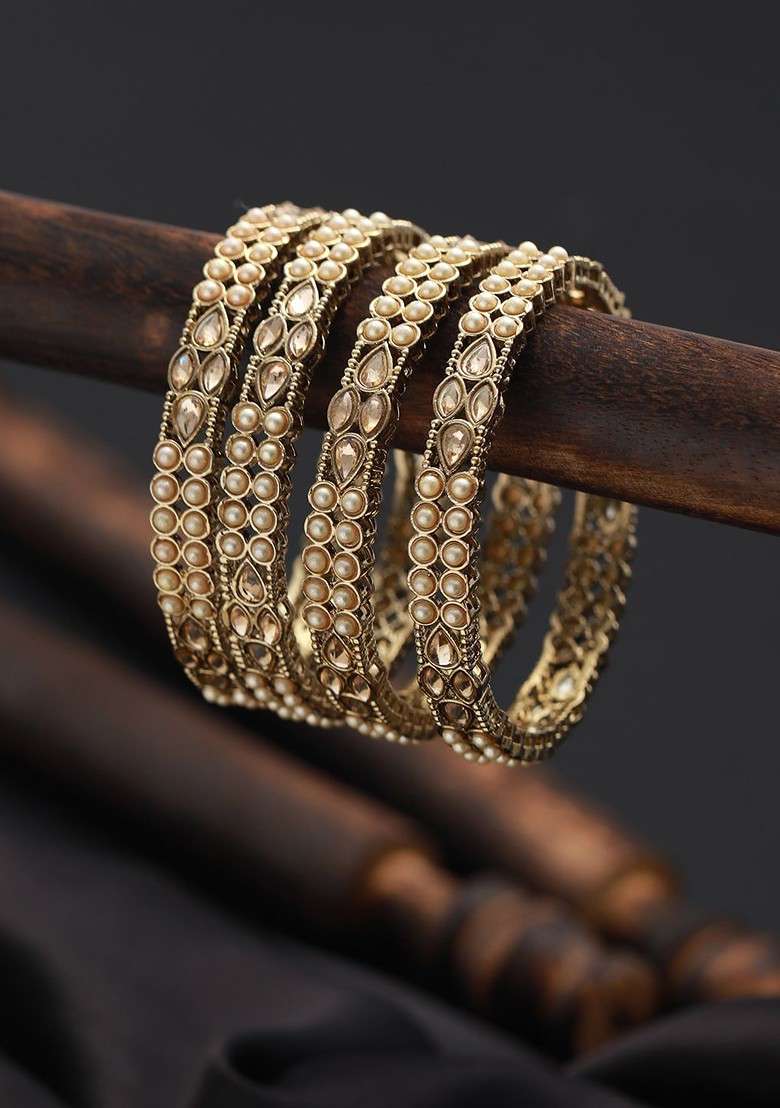 Set Of 4 Gold Plated Kundan Studded And Pearls Beaded Bangles - Indya