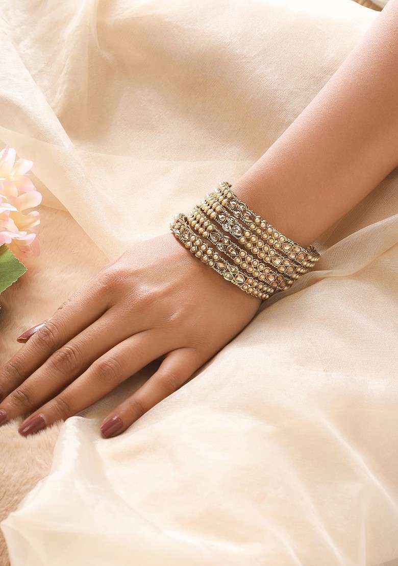 Set Of 4 Gold Plated Kundan Studded And Pearls Beaded Bangles - Indya