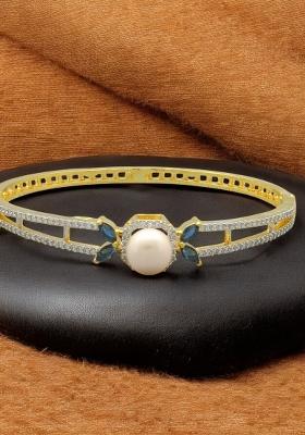 White Gold Plated Alloy Pearl Bracelet