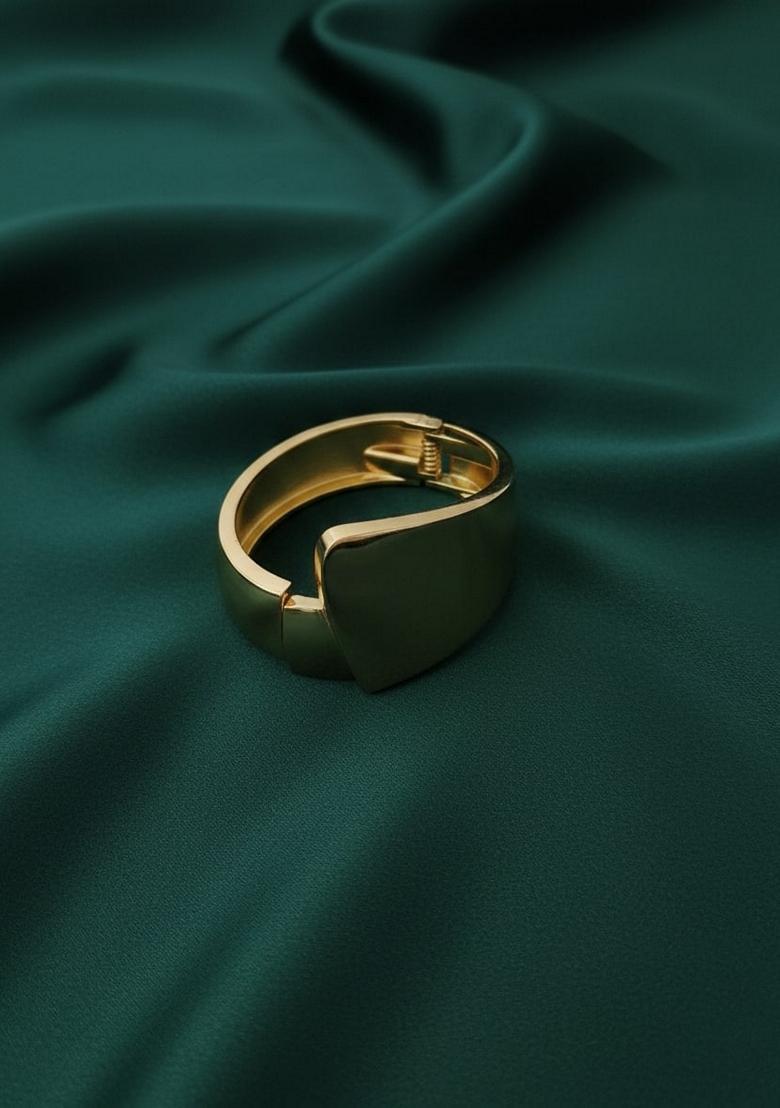Gold Stainless Necklace - Indya