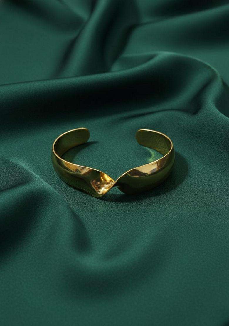 Gold Stainless Necklace - Indya