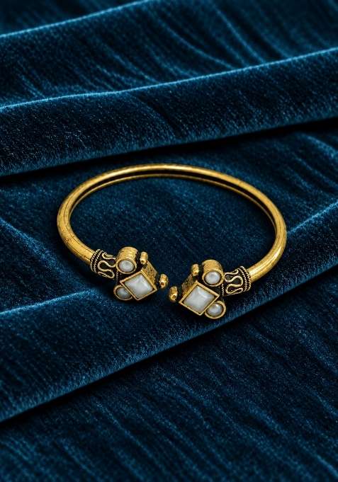Golden Artificial Stones Alloy Bracelet