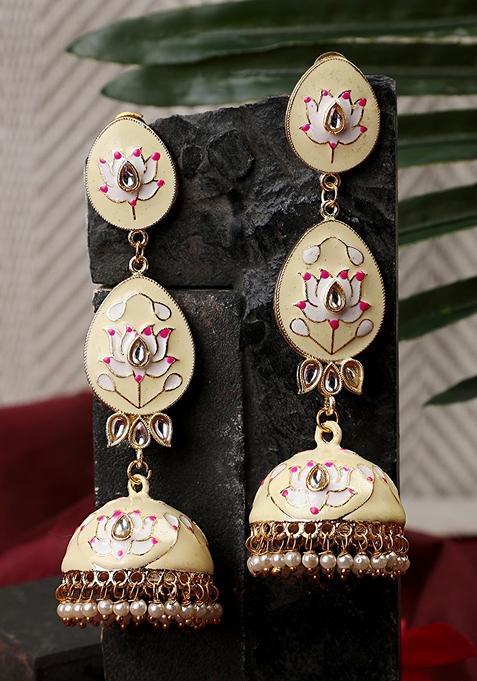 Beige Kundan Earrings