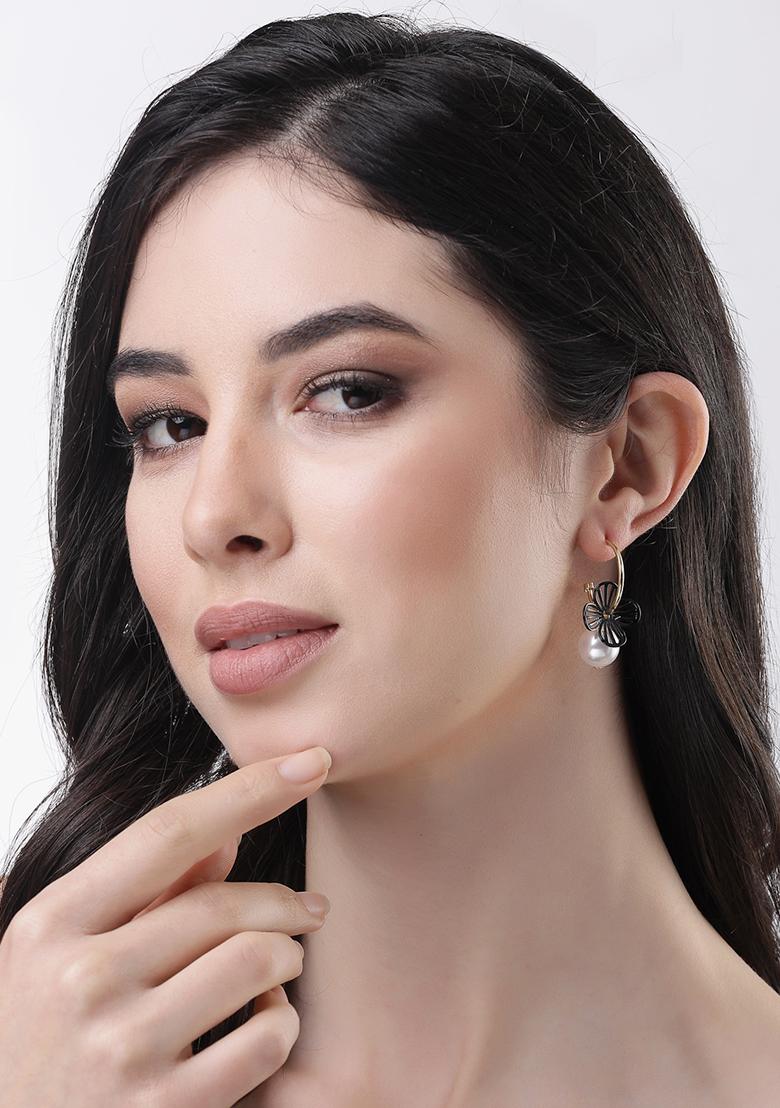 Gold Gold Toned Teardrop Shaped Drop Earrings