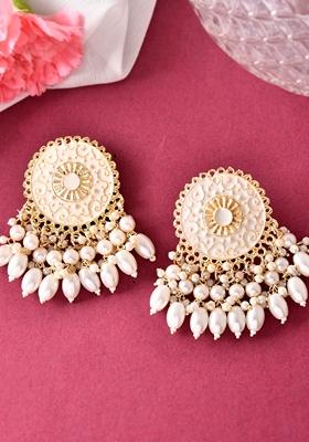 White Circular Earrings With Pearls