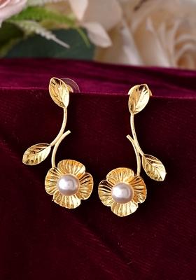 Gold Toned Floral Shaped Elegent Earrings