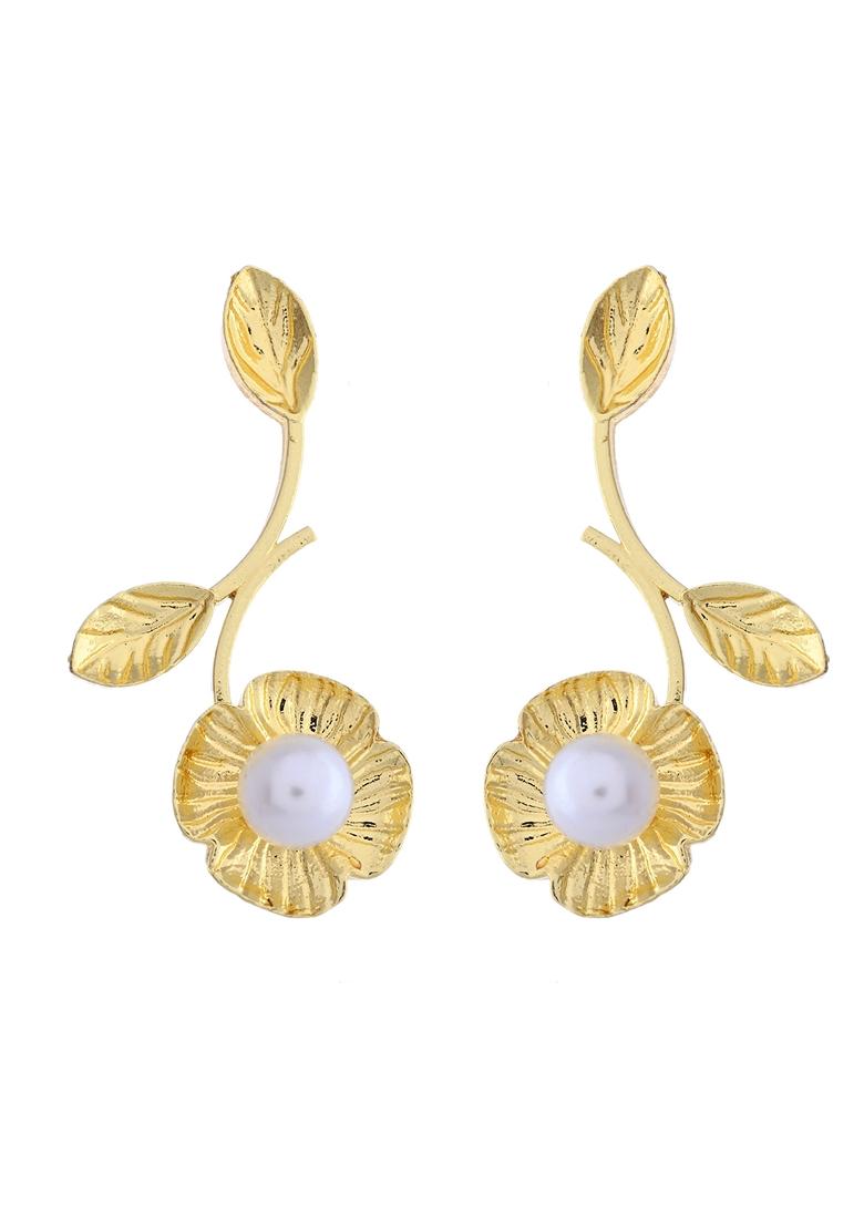 Gold Toned Floral Shaped Elegent Earrings