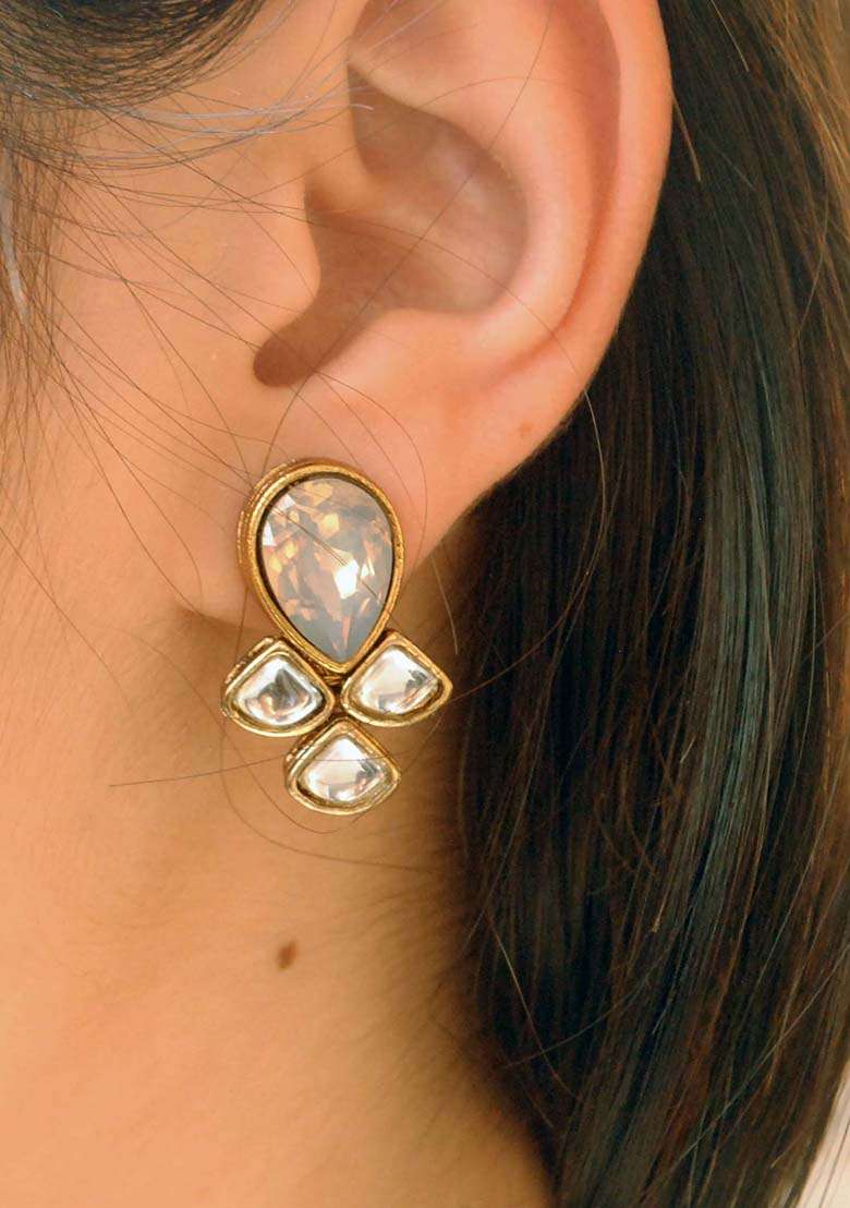 Antique Gold Mixed Alloy Grey Kundan Earrings Earrings - Indya