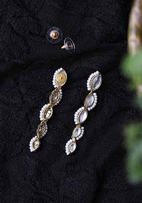 White Mixed Alloy Maar Quise Earrings Earrings