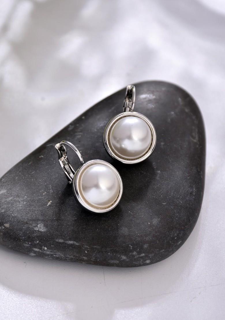 White Contemporary Circular Studs Earrings
