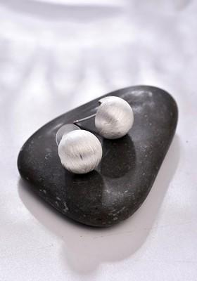 White Contemporary Oval Studs Earrings