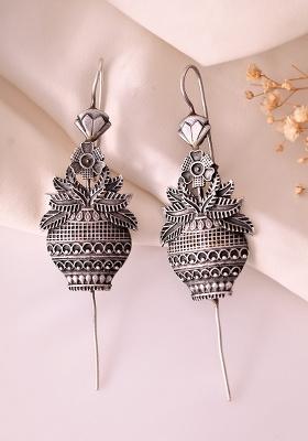 Silver Toned Designer Floral Shaped Ear Cuff