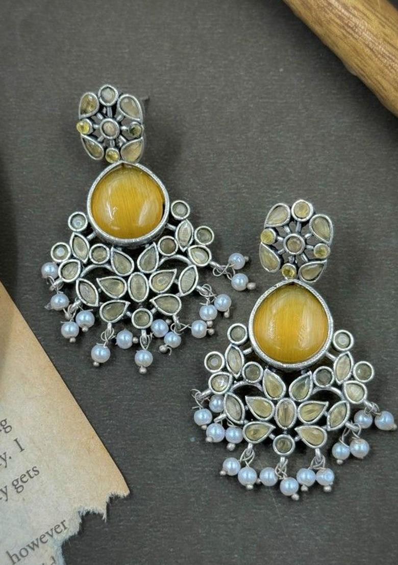 Teardrop Shaped Chandbalis Earrings