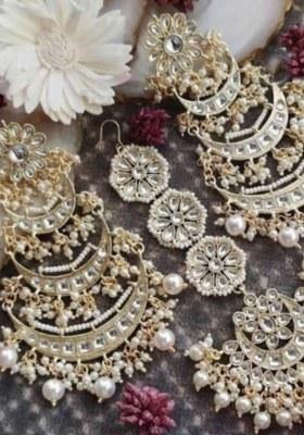 Gold Plated Kundan And Pearl Designer Dangler Earrings With Maang Tikka