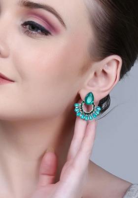 Green Drop Earrings With Big And Small Stones