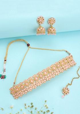 Round Traditional Choker With Pink Bead And Stone