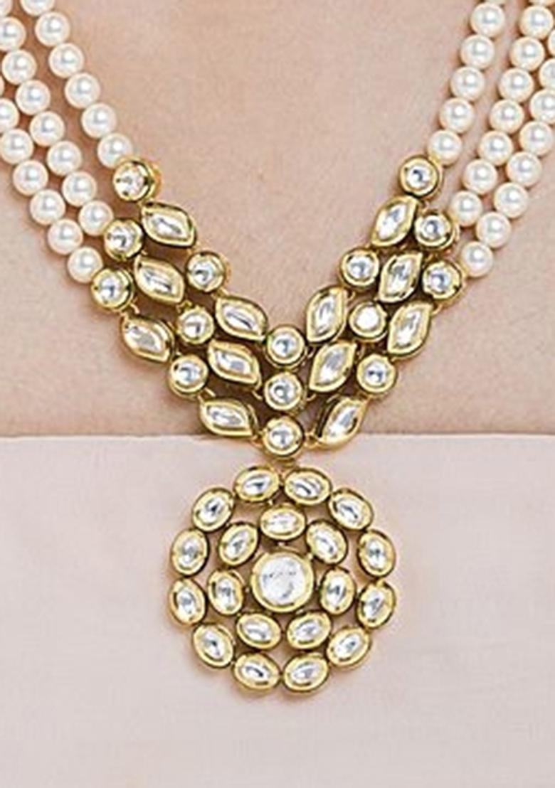 Cream Kundan Work Necklace Set
