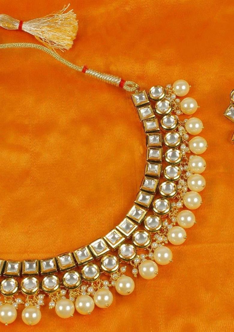 Cream Kundan Work Necklace Set