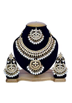 White Kundan Work Necklace Set