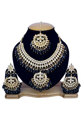 Black Kundan Work Necklace Set