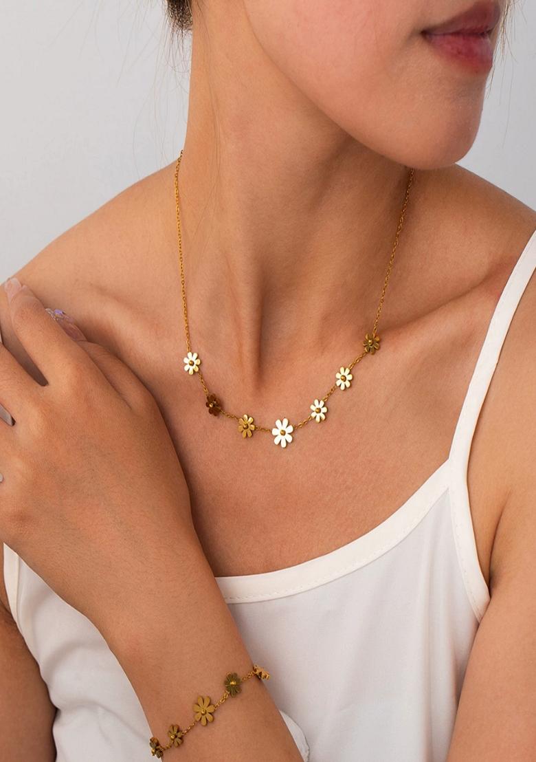 Gold Plated Floral Daisy Charm Necklace