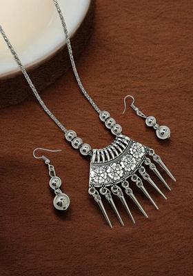Silver Plated And Beaded Jewellery Set