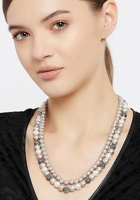 Cream Beaded Rhodium Plated Chain And Pendant