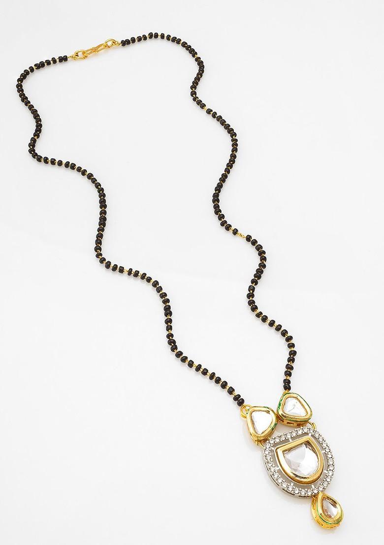 Gold Plated Floral Shaped Kundan Studded And Pearls Beaded Mangalsutra