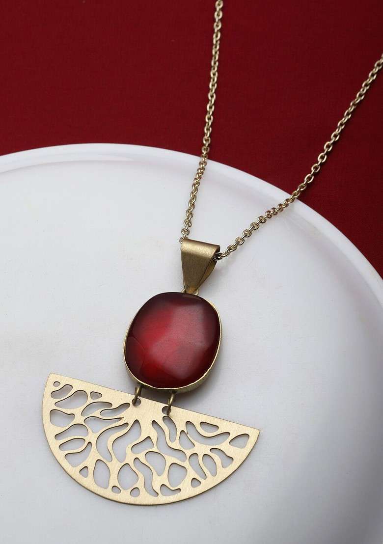 Maroon Gold Plated Stone Studded Pendant With Chain - Indya